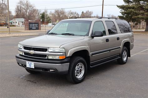 chevrolet suburban 2500 2002 photo