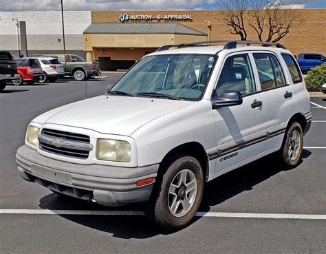 chevrolet tracker 2002 photo