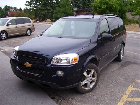 chevrolet uplander 2005 photo