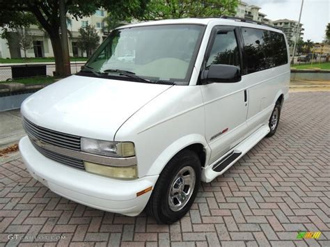 chevrolet van 1999 photo