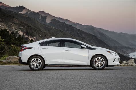 chevrolet volt photo