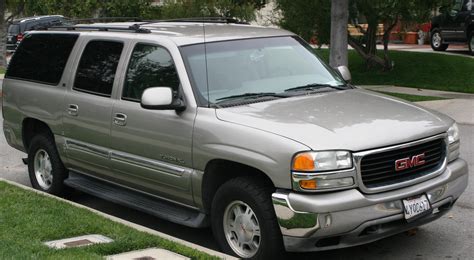 chevrolet yukon 2002 photo