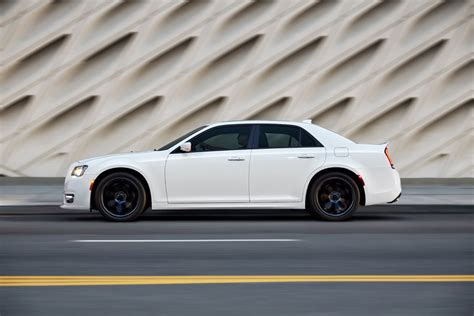 chrysler 300 awd photo