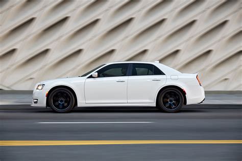 chrysler 300s photo