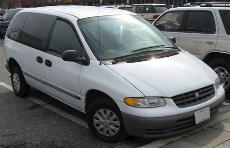 chrysler grand voyager 2000 photo