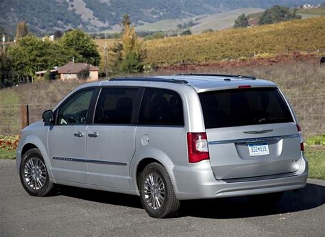 chrysler grand voyager 2011 photo