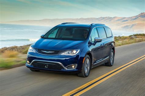 chrysler pacifica hybrid 2017 photo