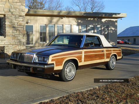 chrysler town and country 1983 photo