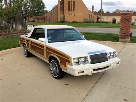 chrysler town and country 1984 photo