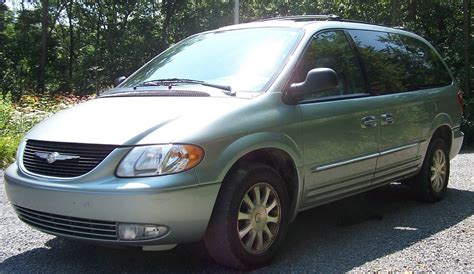 chrysler town and country 2003 photo