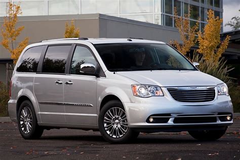 chrysler town and country 2013 photo