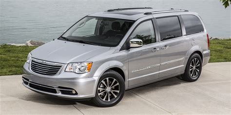 chrysler town and country 2015 photo