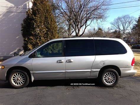 chrysler van 2000 photo