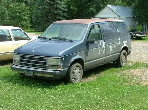 dodge caravan 1990 photo