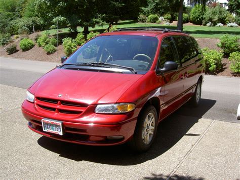 dodge caravan 2000 photo