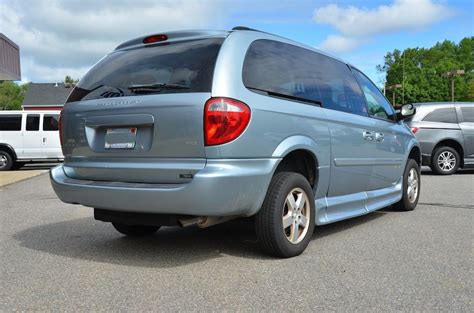 dodge caravan 2006 photo