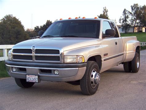 dodge ram 3500 2000 photo