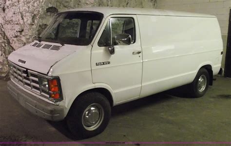 dodge ram b250 photo