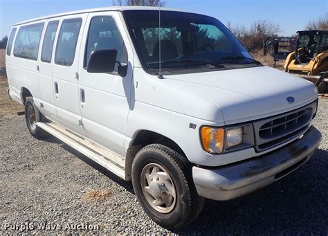 ford club wagon 1997 photo