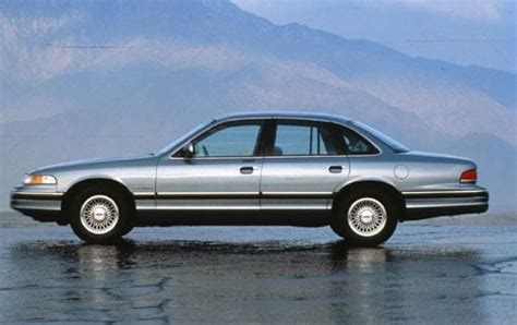 ford crown victoria 1993 photo