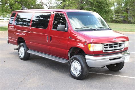 ford e-350 2002 photo