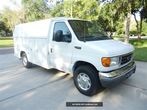 ford e-350 2004 photo