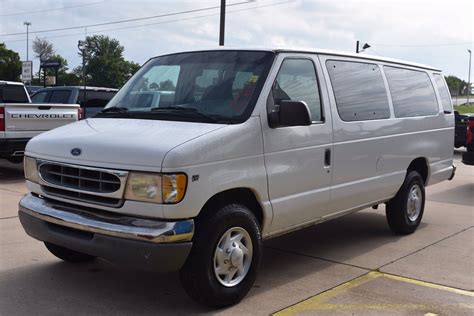 ford econoline 2001 photo