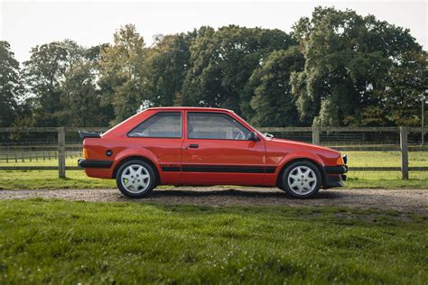 ford escort 1983 photo