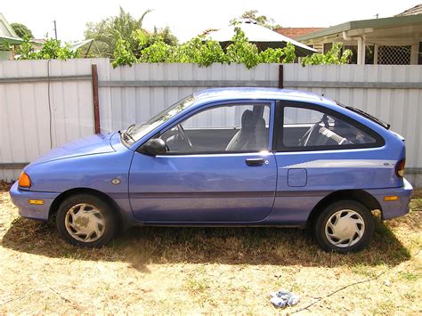 ford festiva photo