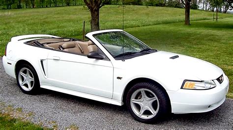 ford mustang convertible 2000 photo