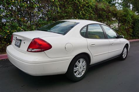 ford taurus 2007 photo