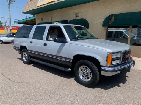 gmc c2500 suburban 1993 photo