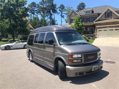 gmc savana 1500 2000 photo