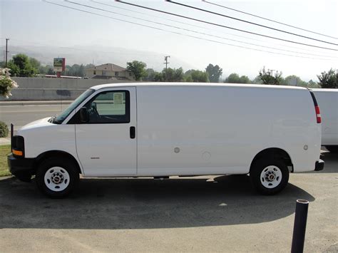 gmc savana 2009 photo