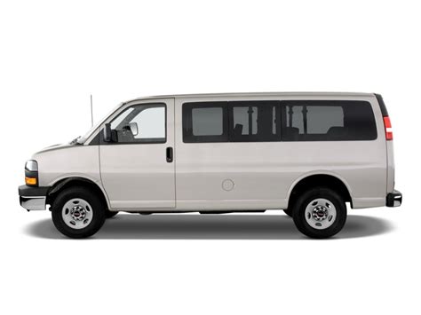 gmc savana 2010 photo