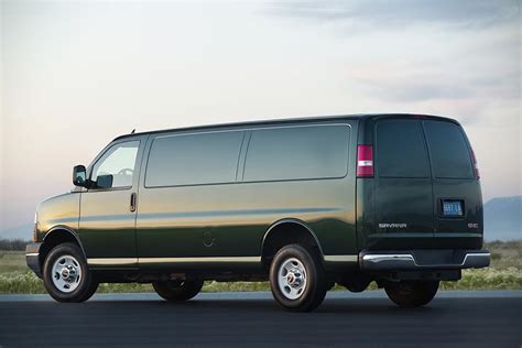 gmc savana 2500 2015 photo