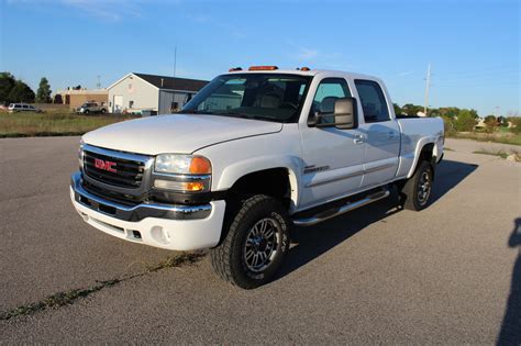 gmc sierra 2500 hd 2004 photo