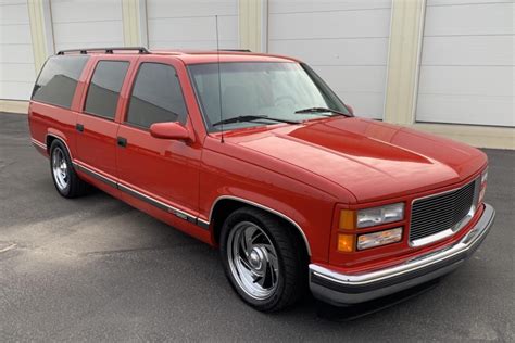 gmc suburban 1996 photo