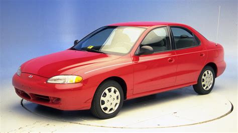 hyundai elantra 1998 photo