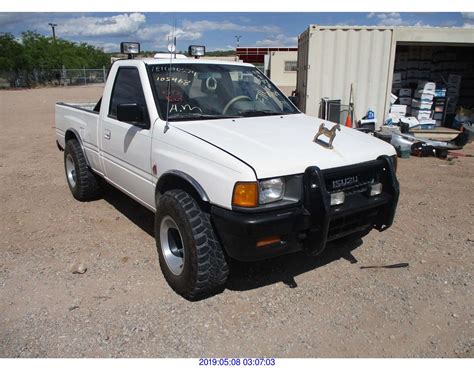 isuzu pickup truck 1994 photo