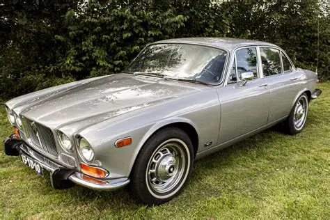 jaguar xj12 photo