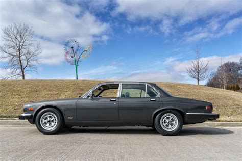 jaguar xj6 1985 photo