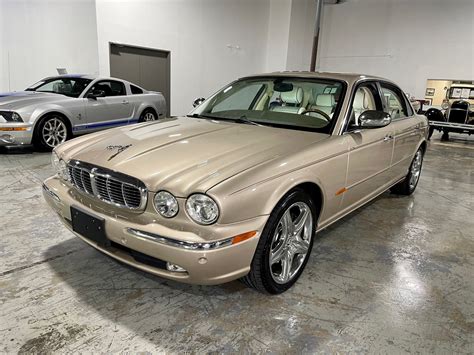 jaguar xj8 2005 photo