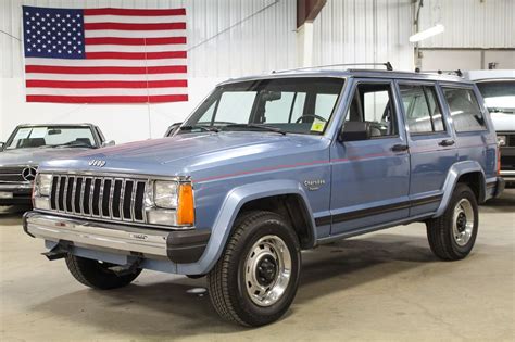 jeep cherokee 1984 photo