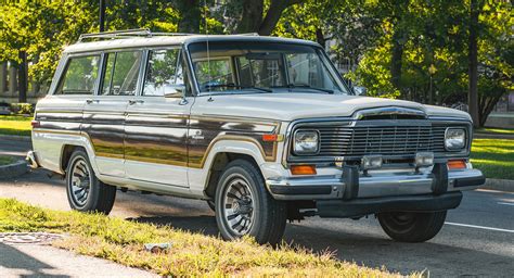 jeep grand wagoneer 1984 photo