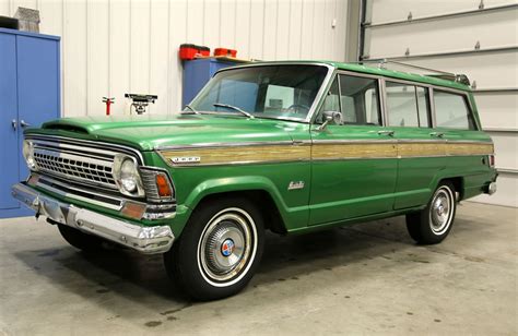 jeep wagoneer 1973 photo