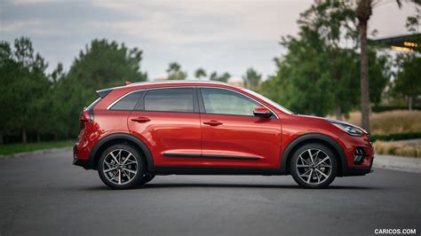 kia niro hybrid photo