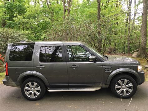 land rover lr4 photo