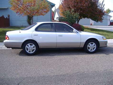 lexus es300 1995 photo