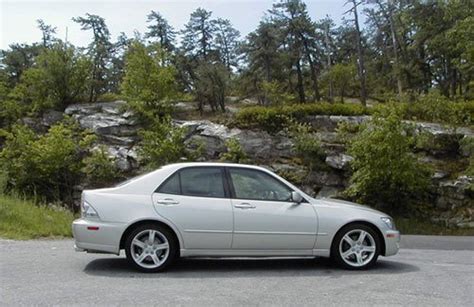 lexus is 2001 photo